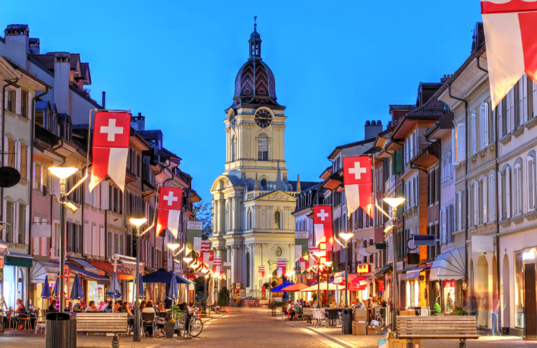 17 International Scholarships to Study in Switzerland